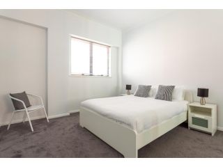 Chic Unit with Rooftop Terrace near Sights & Shops Apartment, Sydney - 5