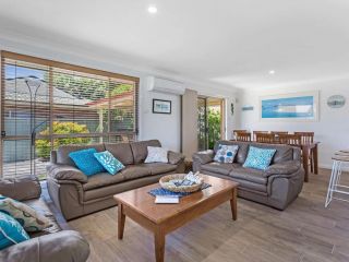 Chill Out at Fingal - Jellicoe Close Guest house, Fingal Bay - 3