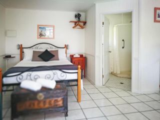 Chillagoe Cabins and Tours Apartment, Queensland - 1
