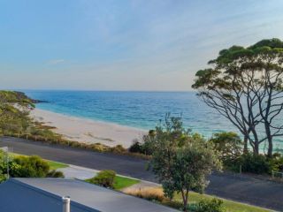 Chinamans at Hyams Beach 4pm Check Out Sundays Guest house, Hyams Beach - 1
