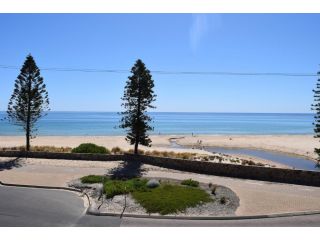 Christies Seahorse Holiday Townhouses Guest house, Port Noarlunga - 3