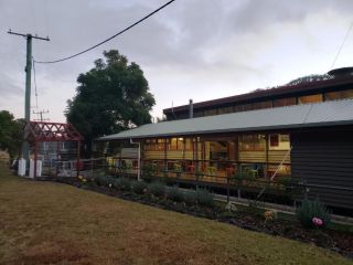 Christmas Creek CafÃ© & Cabins Guest house, Queensland - 2