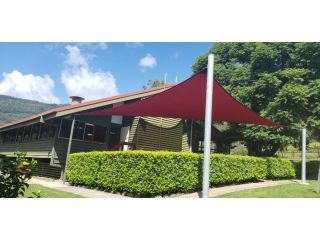 Christmas Creek CafÃ© & Cabins Guest house, Queensland - 4