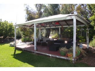 Chuditch Holiday Home Dwellingup - Great Central Location Guest house, Western Australia - 1