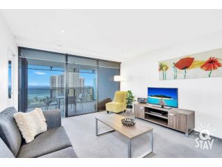 Circle on Cavill â€“ 1 Bedroom Ocean Spa Unit, Surfers Paradise Apartment, Gold Coast - 2