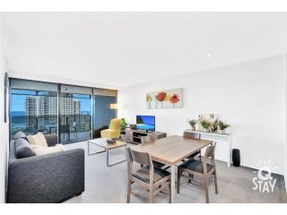 Circle on Cavill â€“ 1 Bedroom Ocean Spa Unit, Surfers Paradise Apartment, Gold Coast - 4