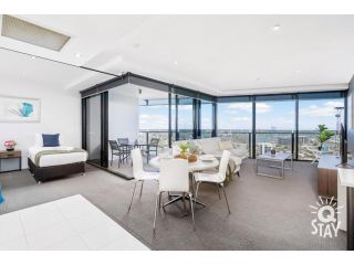 Circle on Cavill 1 Bedroom SPA & Study, Hinterland View - QSTAY Apartment, Gold Coast - 5