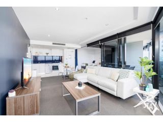 Circle on Cavill 1 Bedroom SPA & Study, Hinterland View - QSTAY Apartment, Gold Coast - 2