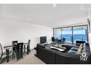 Circle on Cavill â€“ 1 Bedroom + Study Ocean - 7 Night Special! Apartment, Gold Coast - 1