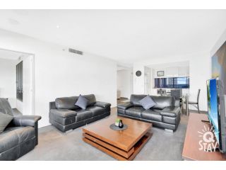 Circle on Cavill â€“ 1 Bedroom + Study Ocean View Family Apartment - Can sleep up to 5! Apartment, Gold Coast - 1