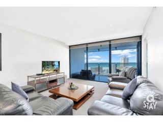 Circle on Cavill â€“ 1 Bedroom + Study Ocean View Family Apartment - Can sleep up to 5! Apartment, Gold Coast - 2