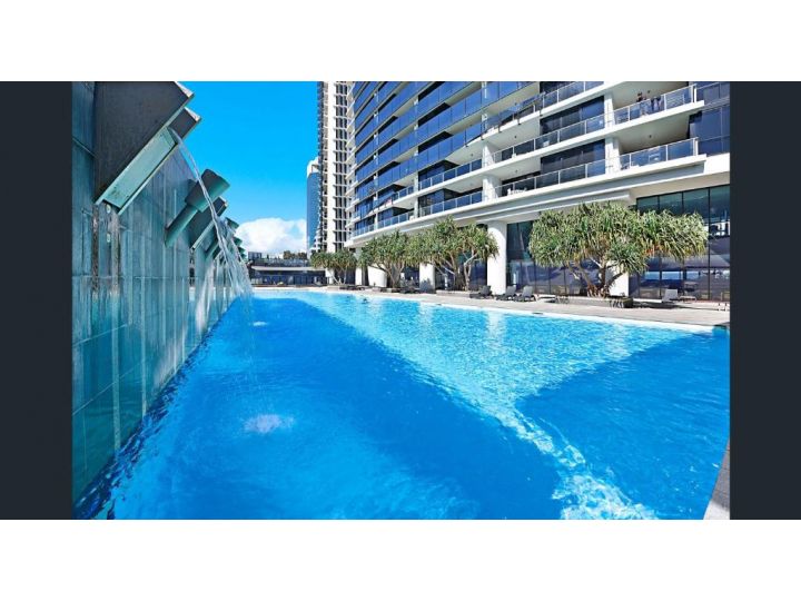 Circle on Cavill Luxury Resort Apartment w Pools Sauna FREE parking Apartment, Gold Coast - imaginea 4