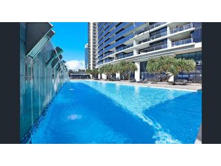 Circle on Cavill Luxury Resort Apartment w Pools Sauna FREE parking Apartment, Gold Coast - 4