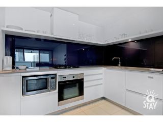 Circle on Cavill â€“ 2 Bedroom Riverview Spa Apartment Apartment, Gold Coast - 3