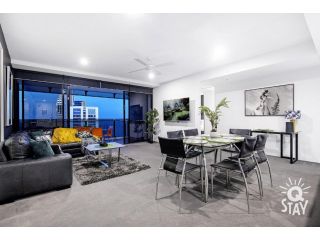 Circle on Cavill, 3 Bedroom Ocean level 57, Sleeps 8! Apartment, Gold Coast - 4