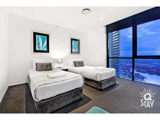 Circle on Cavill â€“ 3 Bedroom Sub Penthouse Amazing Ocean Views, Surfers Paradise Apartment, Gold Coast - 4