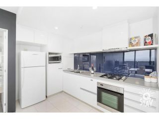 Circle on Cavill Spectacular 1 Bedroom + Study - QSTAY Apartment, Gold Coast - 3