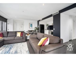 Circle on Cavill Surfers Paradise â€“ 2 Bedroom Ocean SPA Apartment, Gold Coast - 1