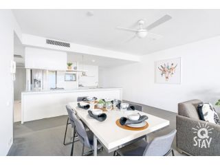 Circle on Cavill Surfers Paradise 3 Bedroom SPA Sleeps 9 Apartment, Gold Coast - 3