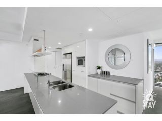 Circle on Cavill Surfers Paradise - 3 Bedroom Ocean View Apartment, Gold Coast - 4