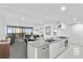Circle on Cavill Surfers Paradise - 3 Bedroom Ocean View Apartment, Gold Coast - 3