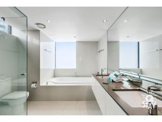 Circle on Cavill Surfers Paradise - 3 Bedroom Ocean View Apartment, Gold Coast - 5