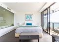 Sealuxe - Central Surfer Paradise - Spacious Ocean View King Spa Apartment Apartment, Gold Coast - thumb 5