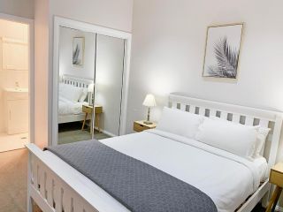 Bright 3-bedroom apartment - Central Armidale Apartment, Armidale - 1