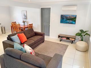 City Center - Modern 2-Bedroom Apartment Apartment, Armidale - 2