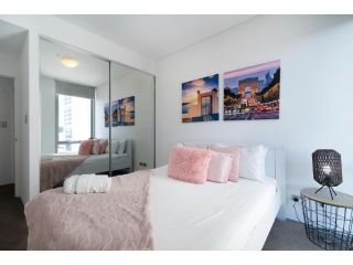 City Rest with views - high up + parking Apartment, Perth - 2