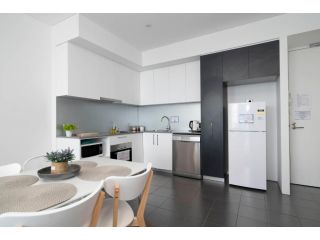 City Rest with views - high up + parking Apartment, Perth - 5