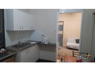 City Stadium 5 minutes Walk Guest house, Townsville - 4