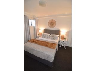 City Stadium One Bedroom Luxe Apartment, Townsville - 4