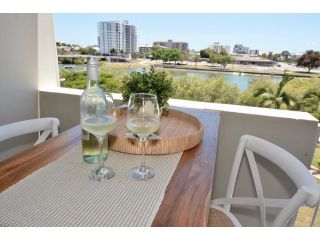 City Stadium One Bedroom Luxe Apartment, Townsville - 2