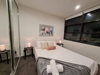 City view 2BR2BA Maribyrnong +wifi+park+balcony Apartment, Maribyrnong - 1