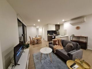 City view 2BR2BA Maribyrnong +wifi+park+balcony Apartment, Maribyrnong - 2