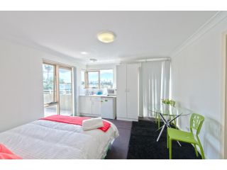 Cityview Studio Accommodation Aparthotel, Sydney - 4