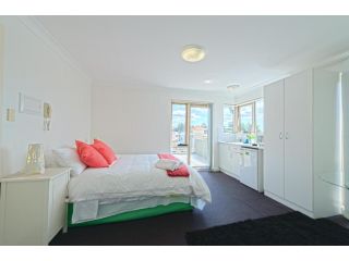Cityview Studio Accommodation Aparthotel, Sydney - 1