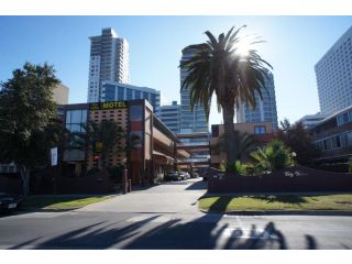City Waters Hotel, Perth - 2