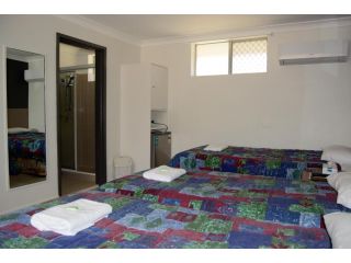 Civic Motor Inn Hotel, Cowra - 4