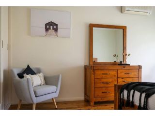 The Idyllic Clematis Cottage in Downtown Mudgee Guest house, Mudgee - 4