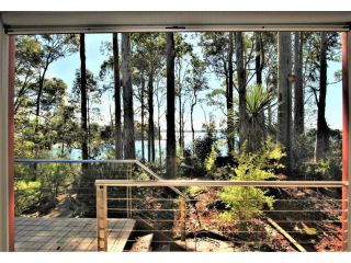 Clifftop Residence for Holiday & Short Term Stays Guest house, Sunshine Bay - 2