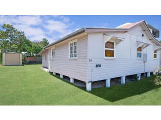 Close to Water, Restaurants and Clubs, Toorbul St, Bongaree Guest house, Bongaree - 2