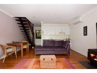 Cloudsong Chalet 2 - Close to the village centre! Guest house, Kangaroo Valley - 3