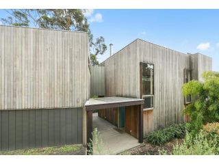 Clovelly Guest house, Lorne - 1