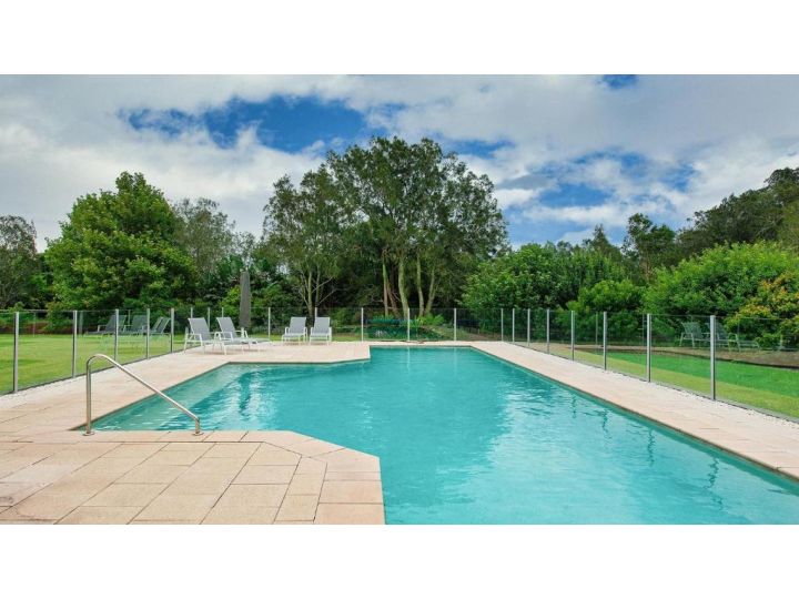 Coast and Country Estate - 15m Heated Pool and Minutes to Beach Guest house, One Mile - imaginea 4