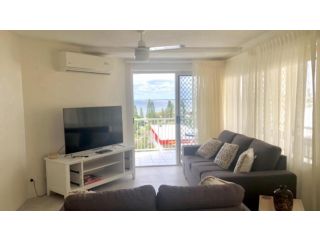 Coastal Apt At Kings Beach, Stunning View Guest house, Caloundra - 1
