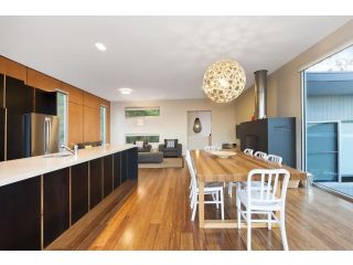 Coastal Break Guest house, Wye River - 1