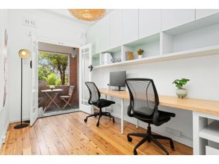 Coastal Living in Convenient Art deco Apartment Apartment, Sydney - 3