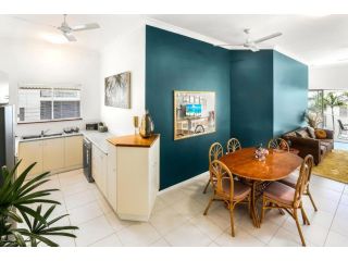 The Flirty Flamingo - Two bedroom seaside Condo Guest house, Australia - 5